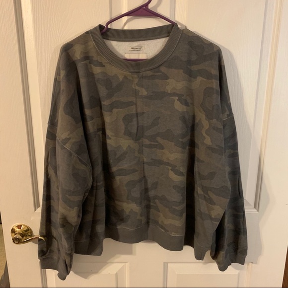 American Eagle Sweatshirt - Picture 2 of 3